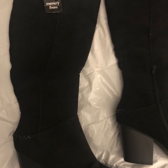 Boots - Picture 4 of 7